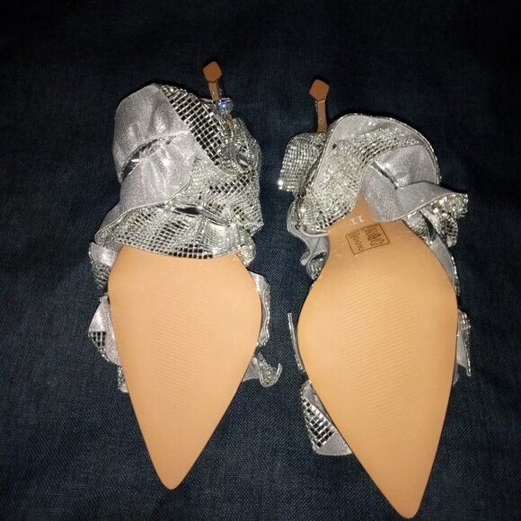 AZALEA WANG " RHINESTONE RUFFLE "SILVER SANDAL( BRAND NEW !!!!!!!!!!!!!!!!!!!!!! - Picture 7 of 7
